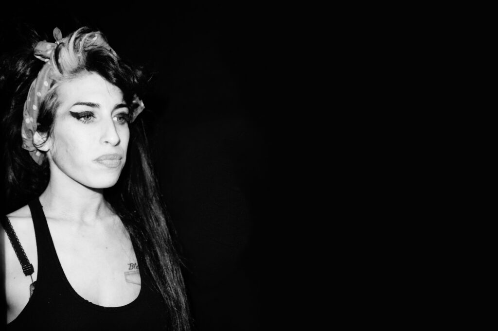 Amy_Winehouse_sadly_missed._26939778554-1024x681.jpg