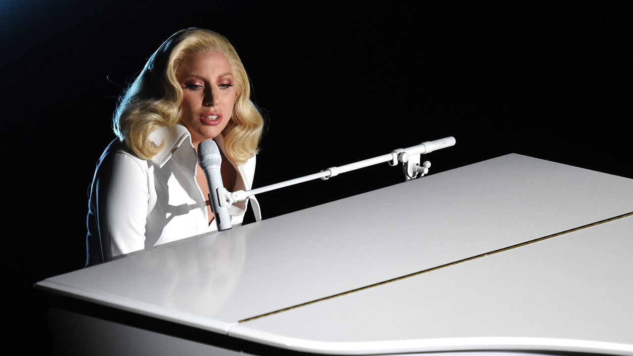 Lady Gaga Performs at 2016 Oscars